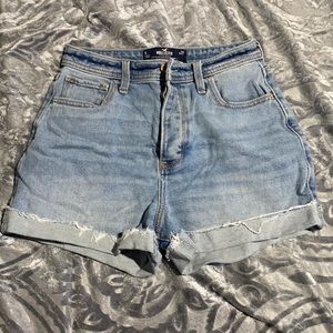 Size 5 Hollister Jean shorts